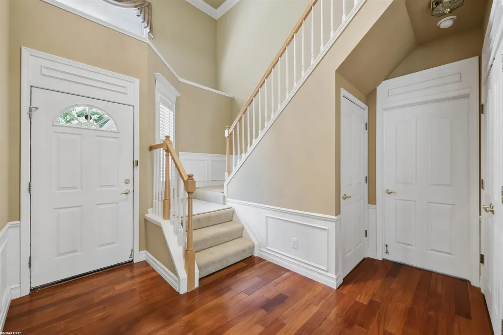 1368 Rock Valley Drive Rochester City MI 48307