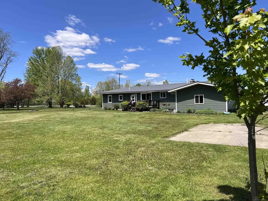 1546 E Birch Run Road Taymouth Township MI 48417