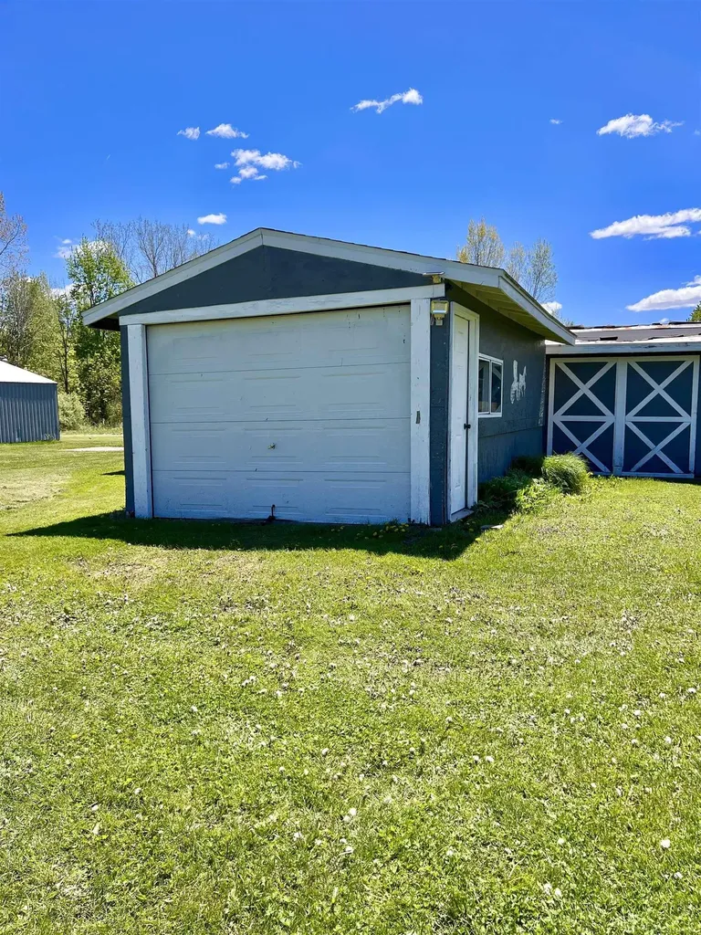 1546 E Birch Run Road Taymouth Township MI 48417