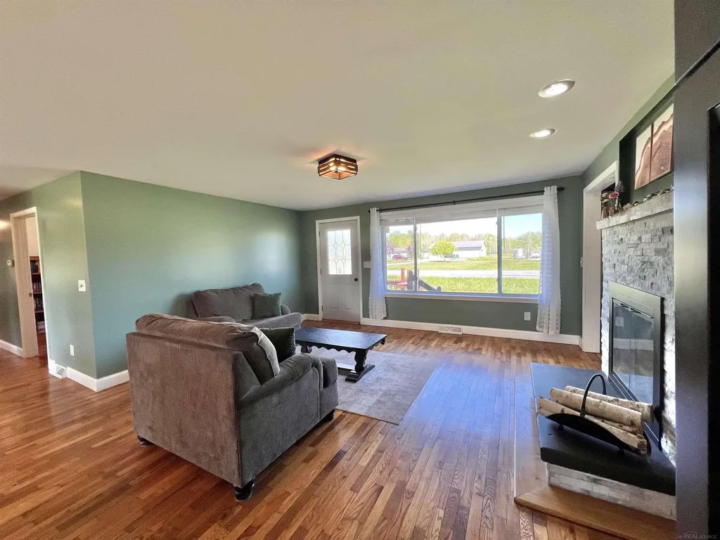 1546 E Birch Run Road Taymouth Township MI 48417