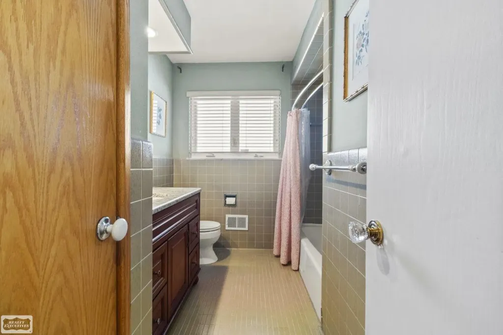 32680 S River Road Harrison Charter Township MI 48045
