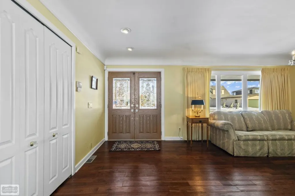 32680 S River Road Harrison Charter Township MI 48045