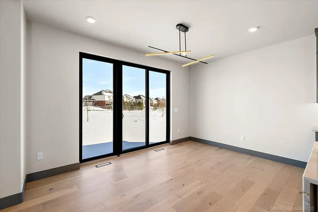 42528 Saddle Lane Sterling Heights City MI 48314