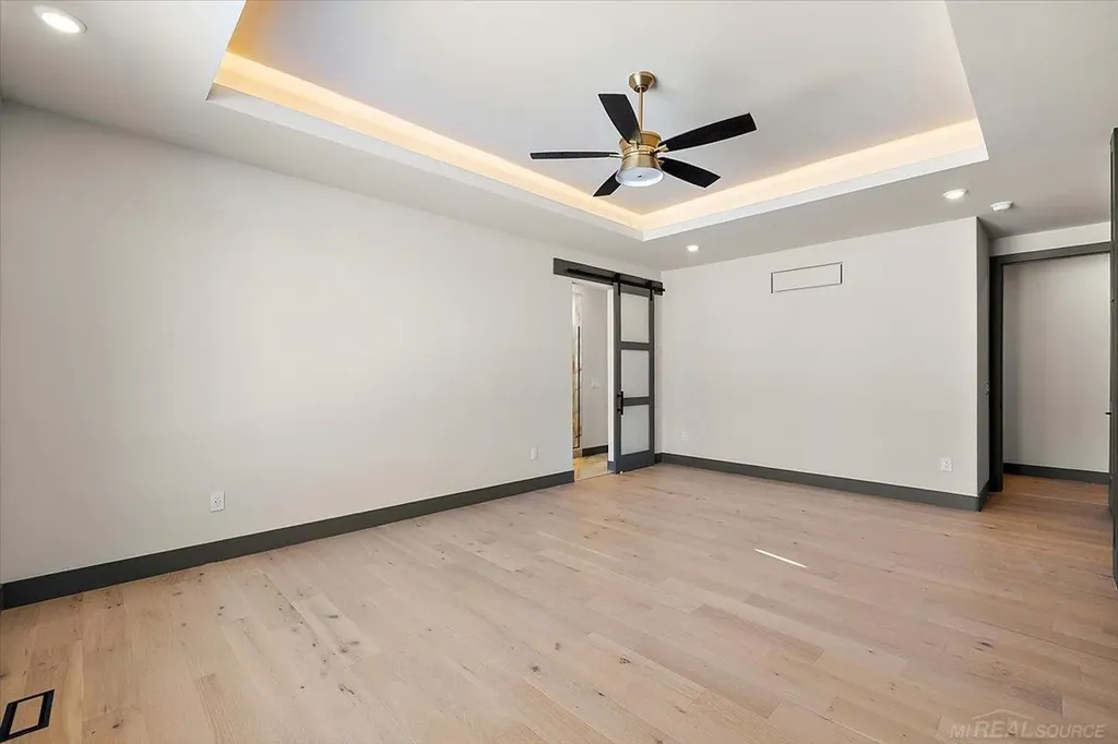 42528 Saddle Lane Sterling Heights City MI 48314