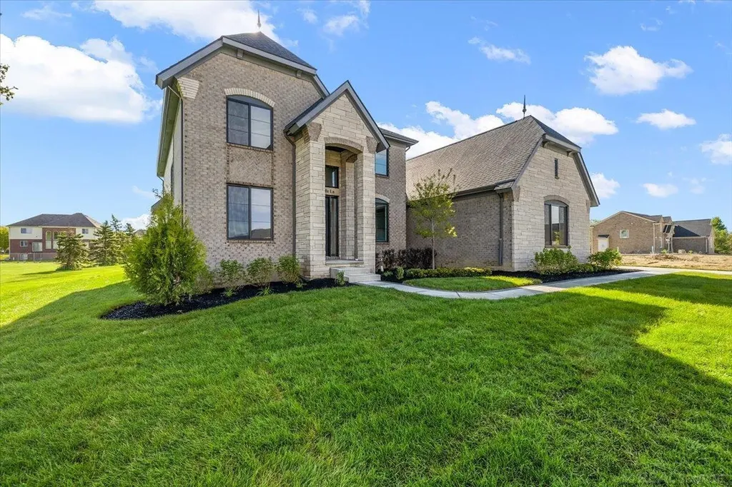 42528 Saddle Lane Sterling Heights City MI 48314
