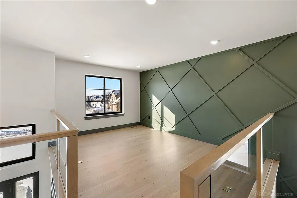42528 Saddle Lane Sterling Heights City MI 48314
