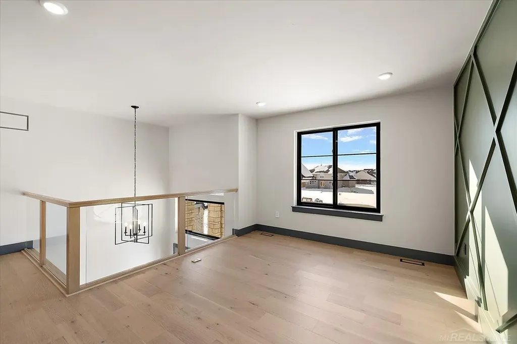 42528 Saddle Lane Sterling Heights City MI 48314