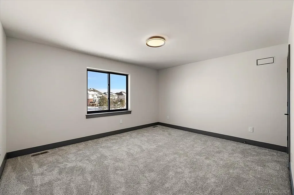 42528 Saddle Lane Sterling Heights City MI 48314