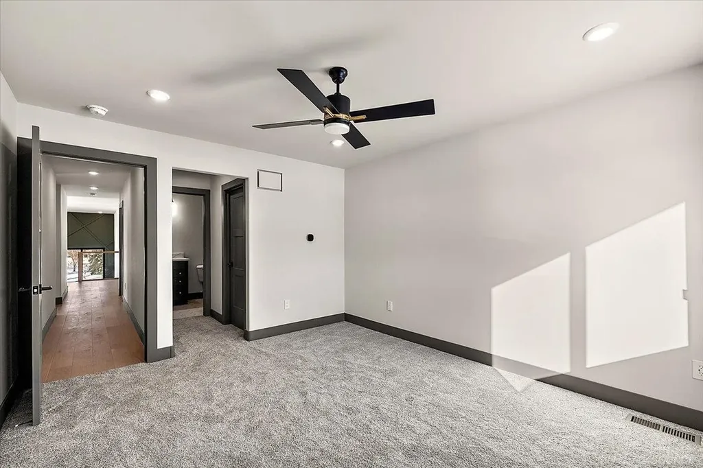 42528 Saddle Lane Sterling Heights City MI 48314