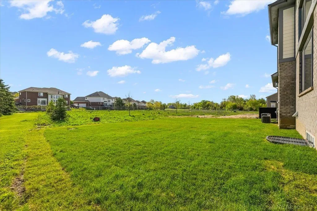 42528 Saddle Lane Sterling Heights City MI 48314