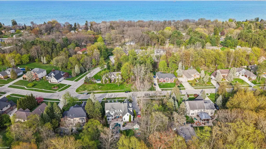 5425 Baywood Drive Fort Gratiot Charter Township MI 48059