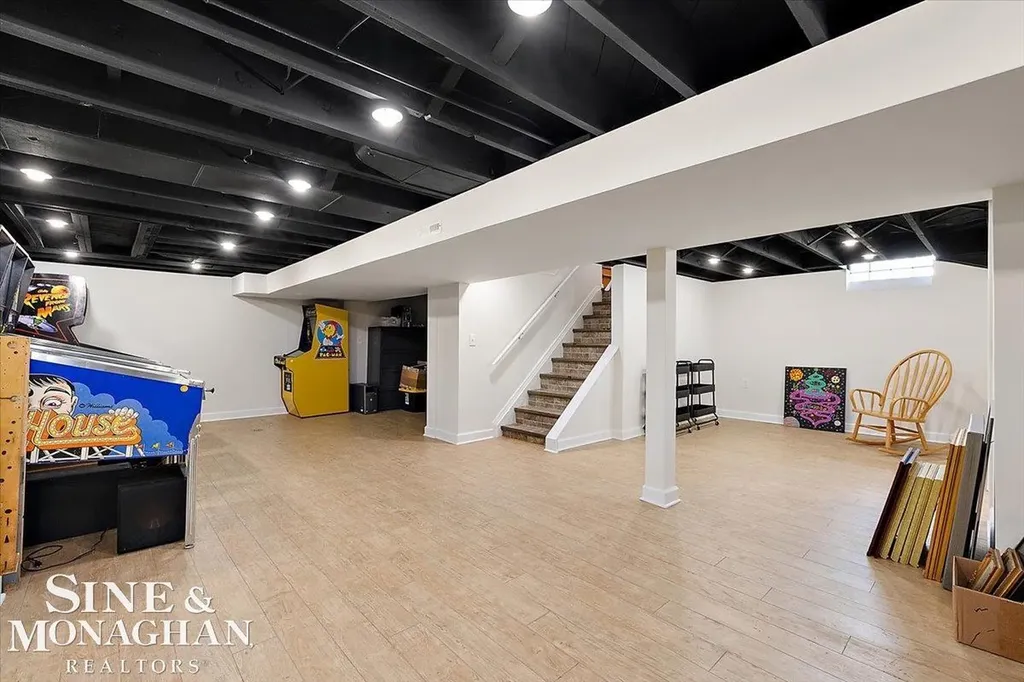 1044 Somerset Avenue Grosse Pointe Park City MI 48230
