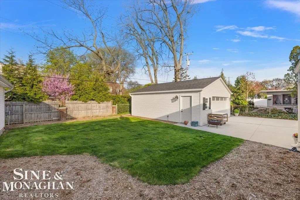 1044 Somerset Avenue Grosse Pointe Park City MI 48230