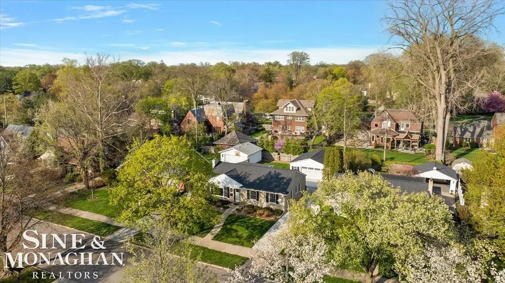 1044 Somerset Avenue Grosse Pointe Park City MI 48230