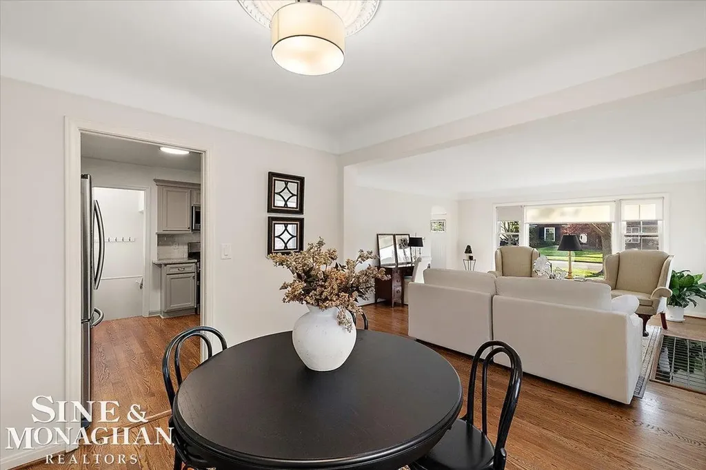 1044 Somerset Avenue Grosse Pointe Park City MI 48230