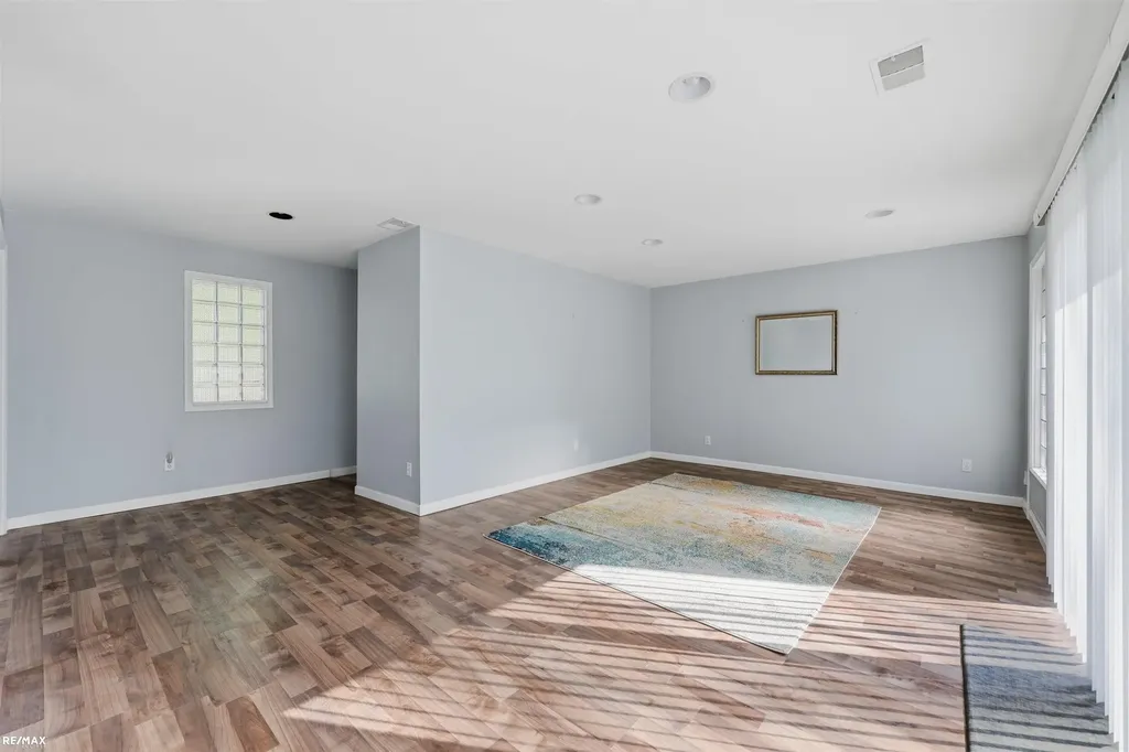 24971 Harrison Street Harrison Charter Township MI 48045