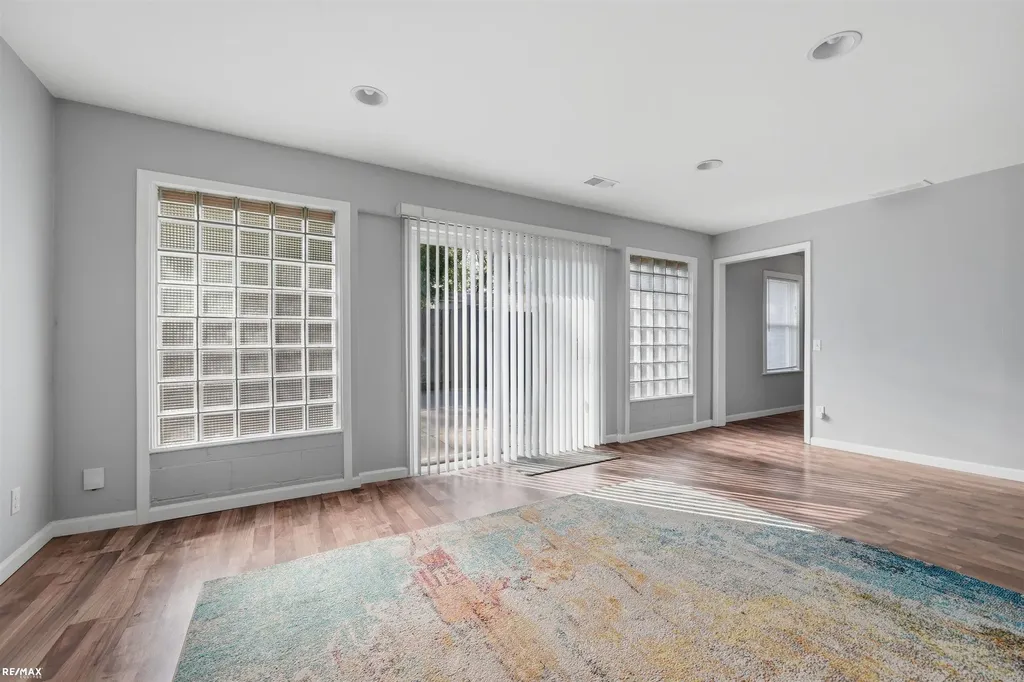 24971 Harrison Street Harrison Charter Township MI 48045