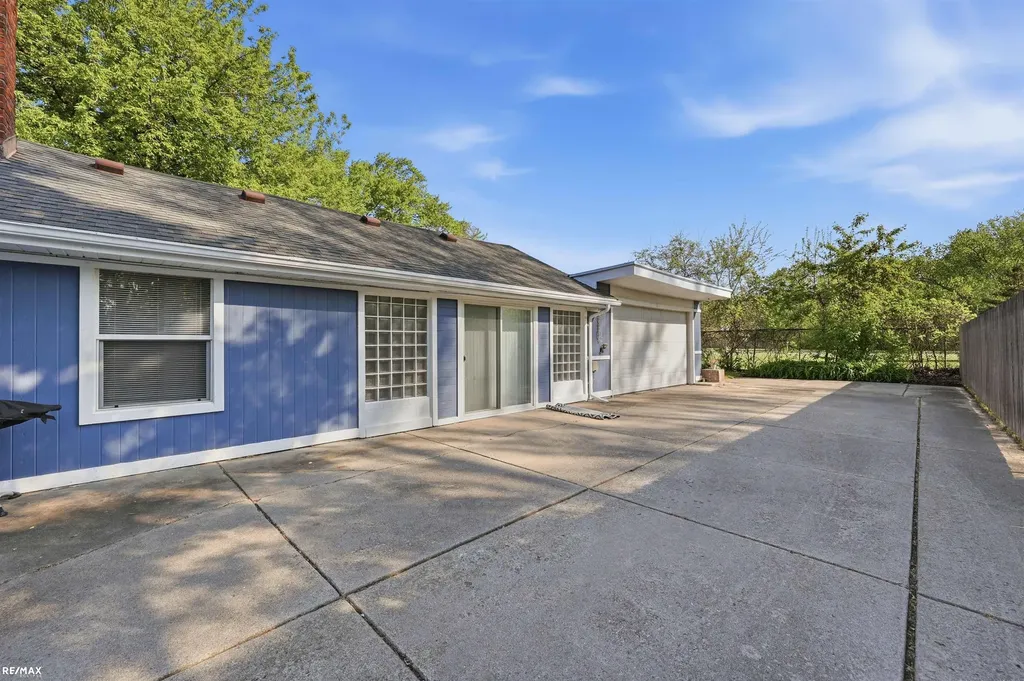 24971 Harrison Street Harrison Charter Township MI 48045