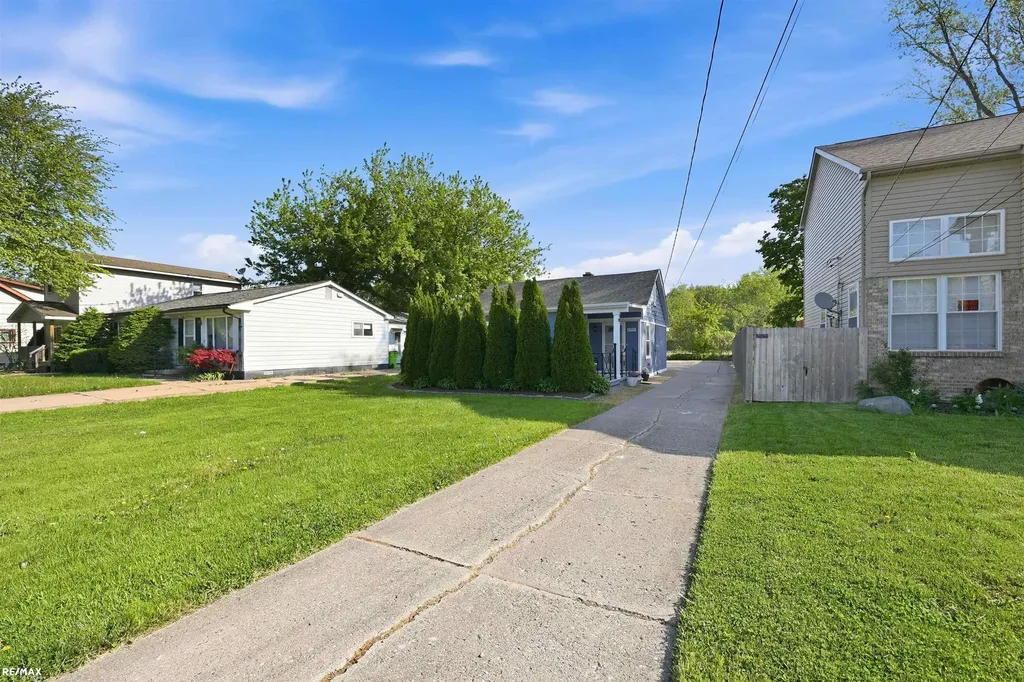 24971 Harrison Street Harrison Charter Township MI 48045