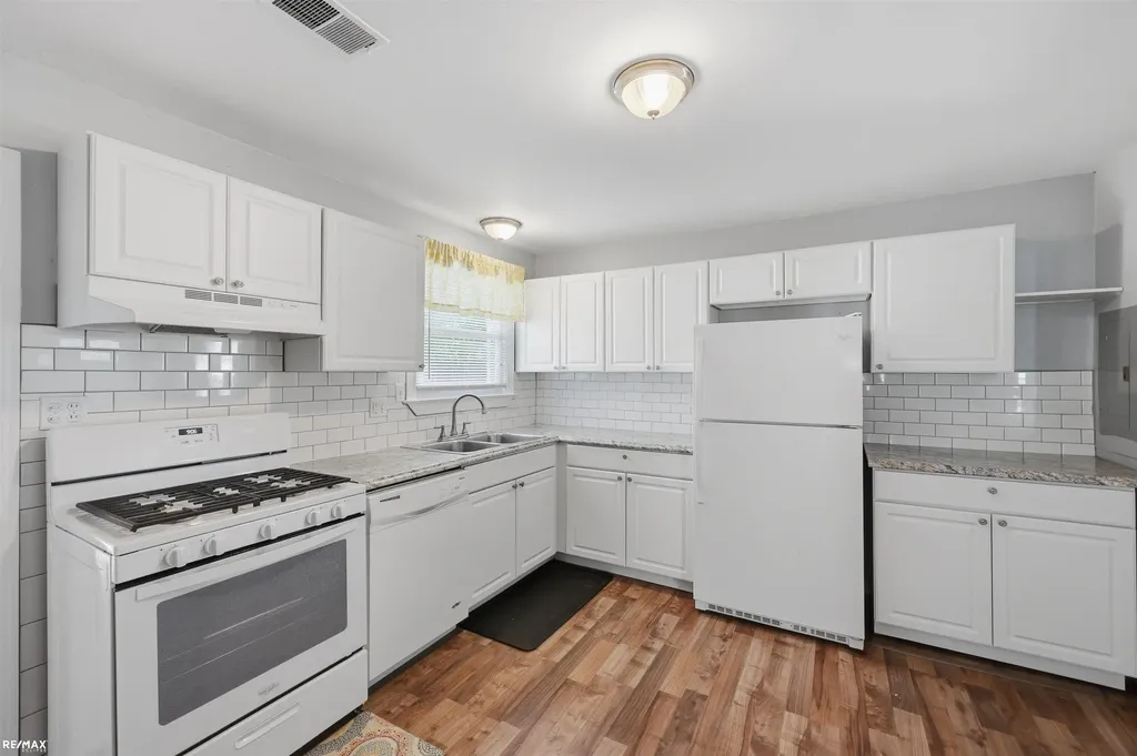 24971 Harrison Street Harrison Charter Township MI 48045