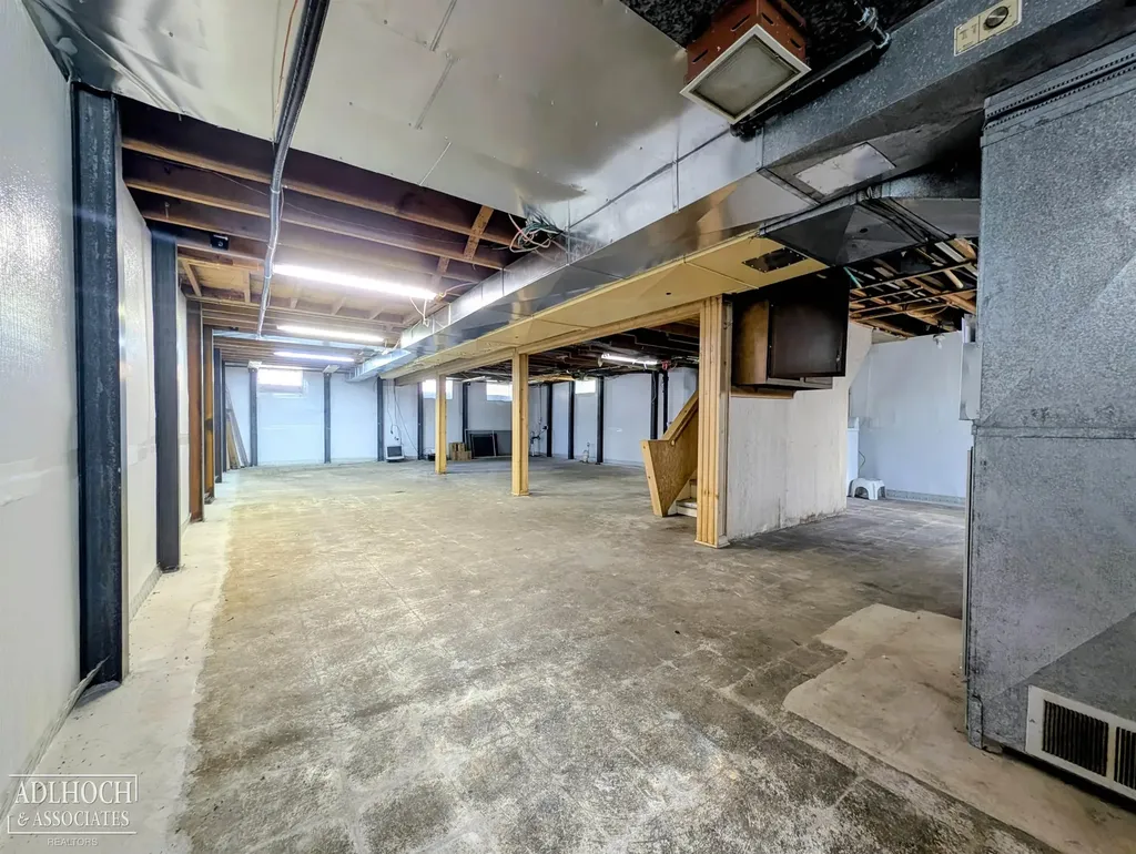 2168 Allard Road Grosse Pointe Woods City MI 48236