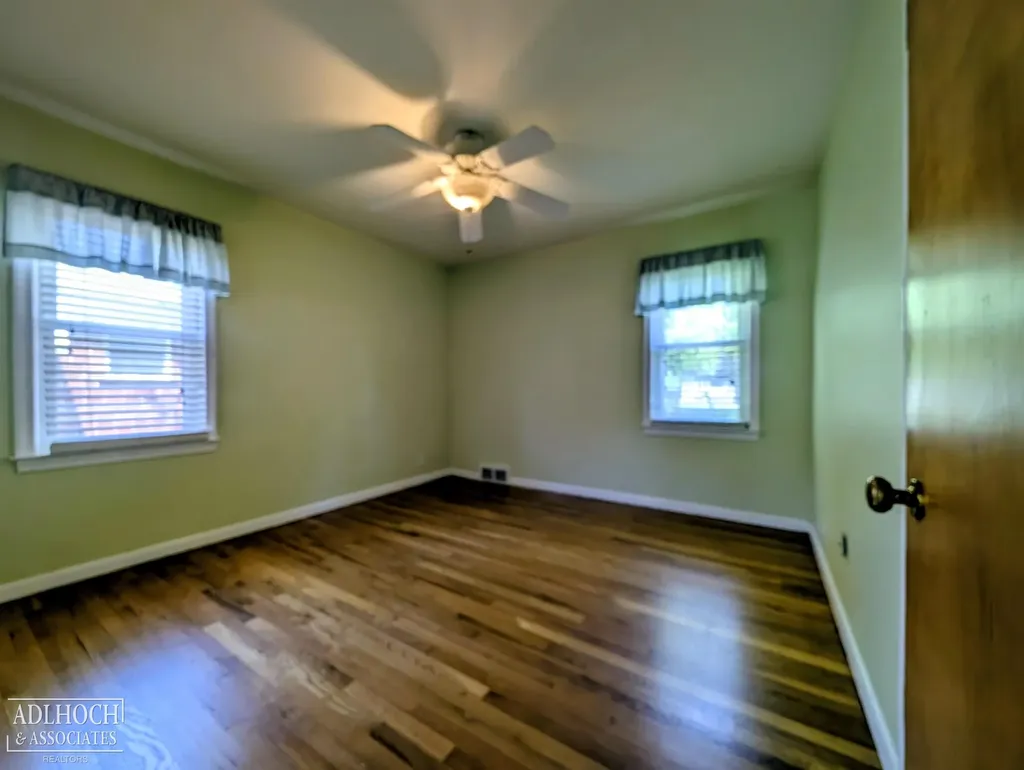 2168 Allard Road Grosse Pointe Woods City MI 48236