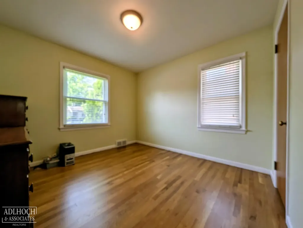 2168 Allard Road Grosse Pointe Woods City MI 48236
