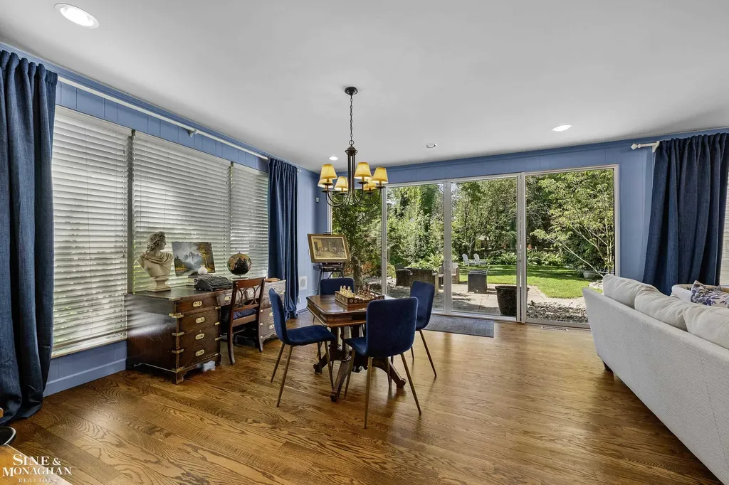 93 Merriweather Road Grosse Pointe Farms City MI 48236