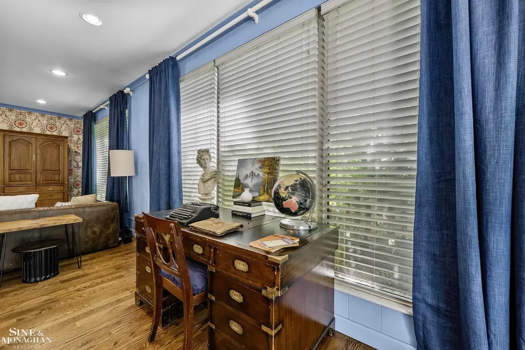 93 Merriweather Road Grosse Pointe Farms City MI 48236