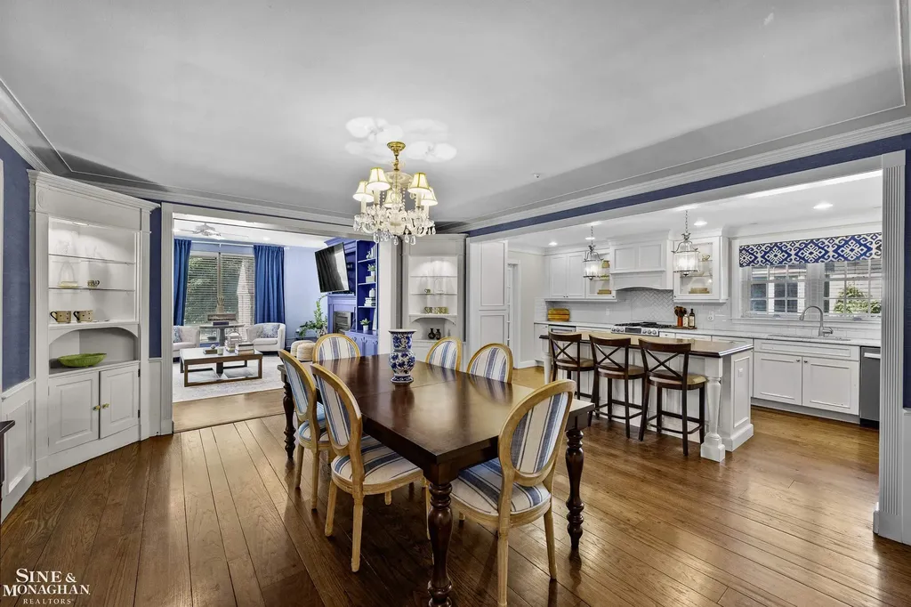 93 Merriweather Road Grosse Pointe Farms City MI 48236
