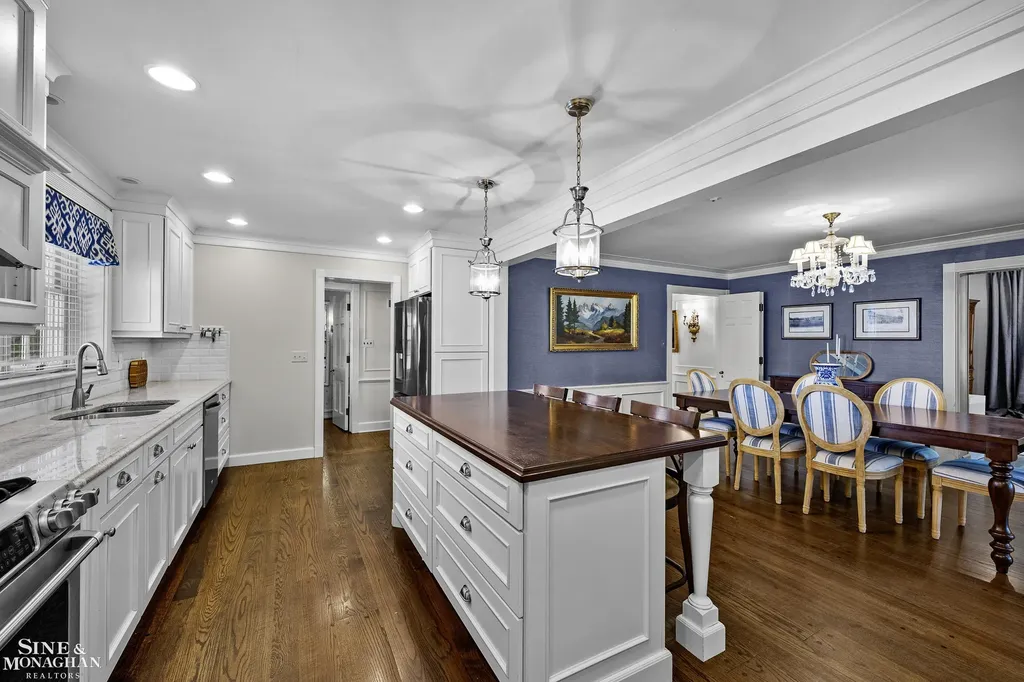 93 Merriweather Road Grosse Pointe Farms City MI 48236