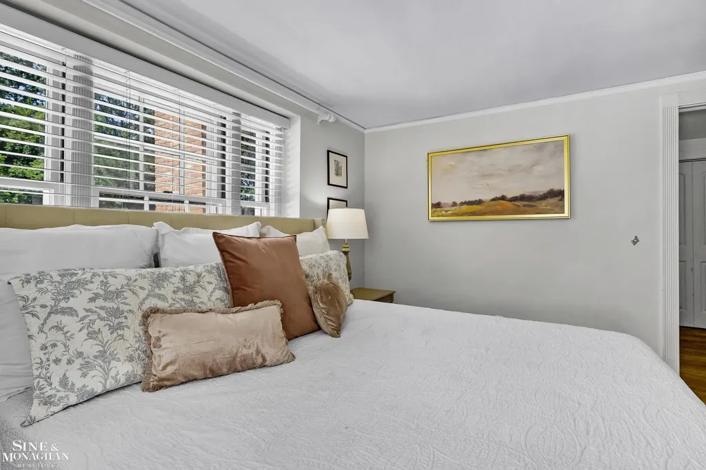 93 Merriweather Road Grosse Pointe Farms City MI 48236