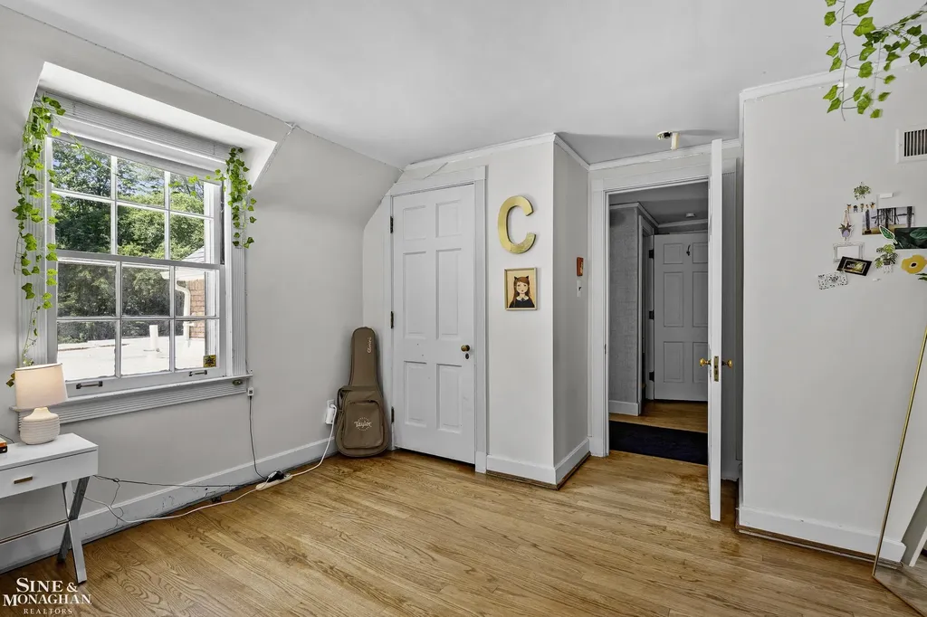 93 Merriweather Road Grosse Pointe Farms City MI 48236