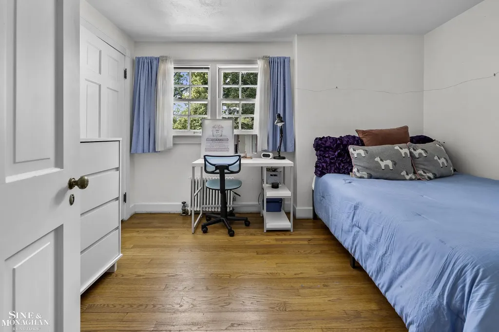 93 Merriweather Road Grosse Pointe Farms City MI 48236
