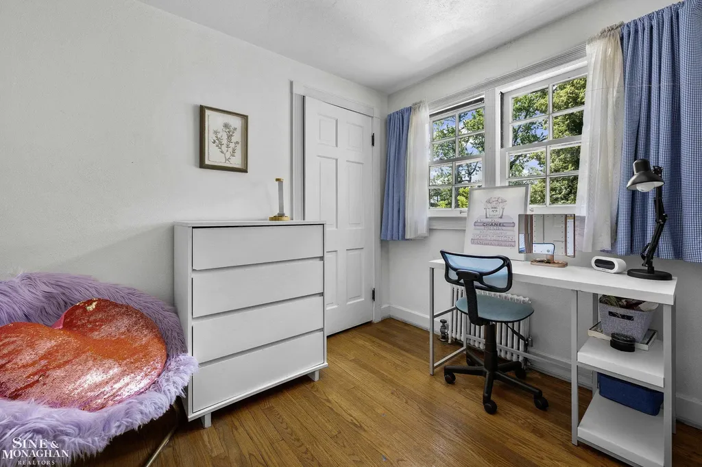 93 Merriweather Road Grosse Pointe Farms City MI 48236
