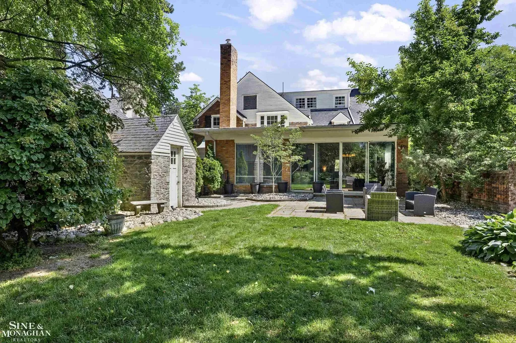 93 Merriweather Road Grosse Pointe Farms City MI 48236
