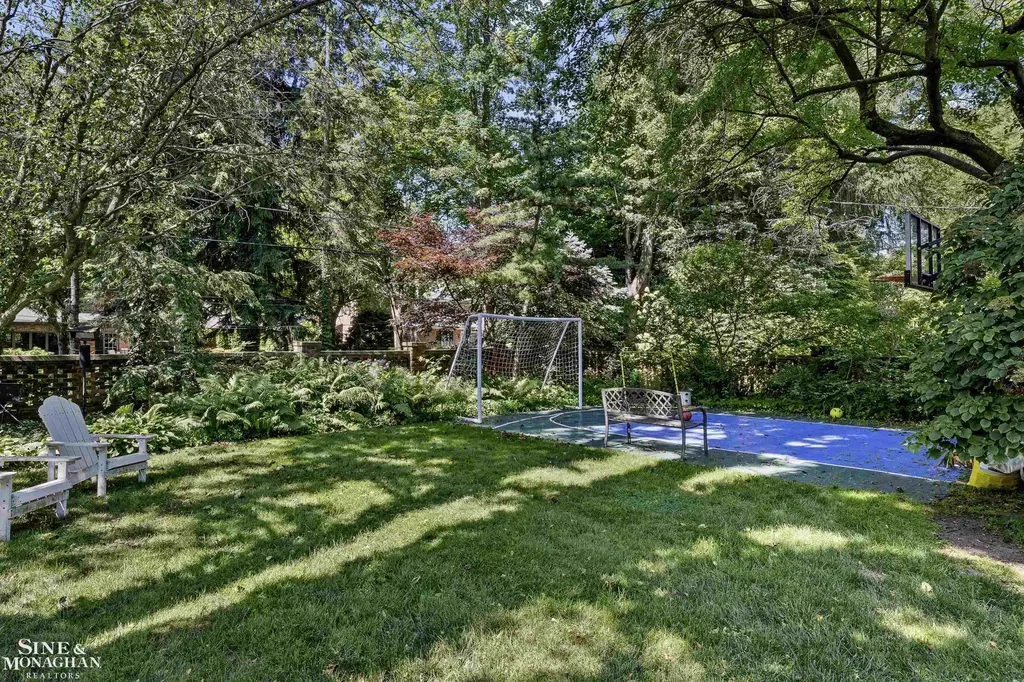 93 Merriweather Road Grosse Pointe Farms City MI 48236
