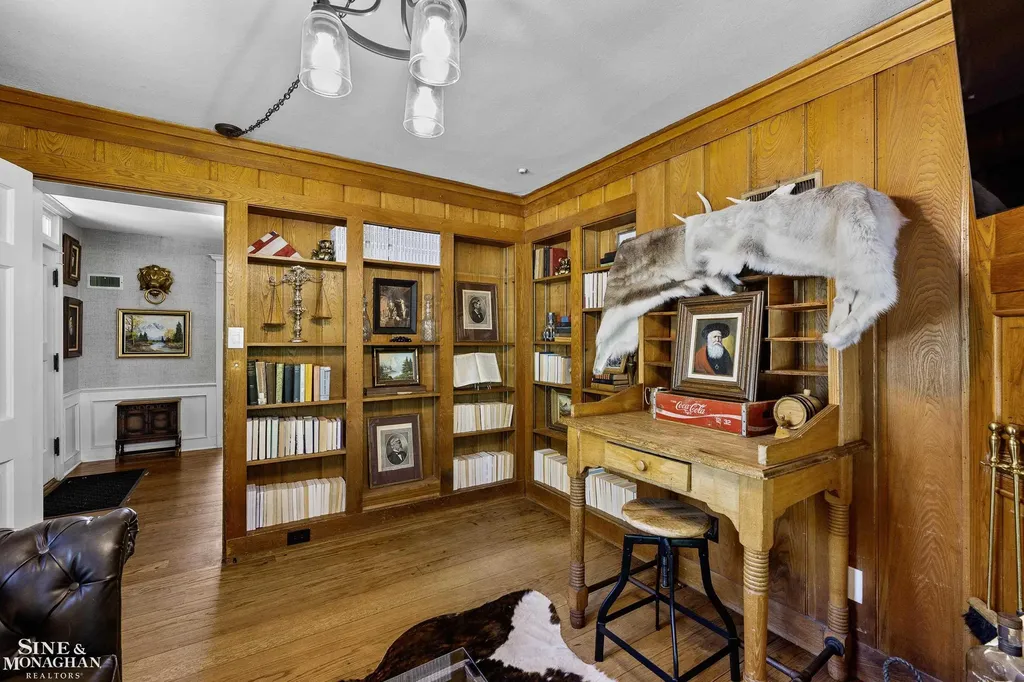 93 Merriweather Road Grosse Pointe Farms City MI 48236