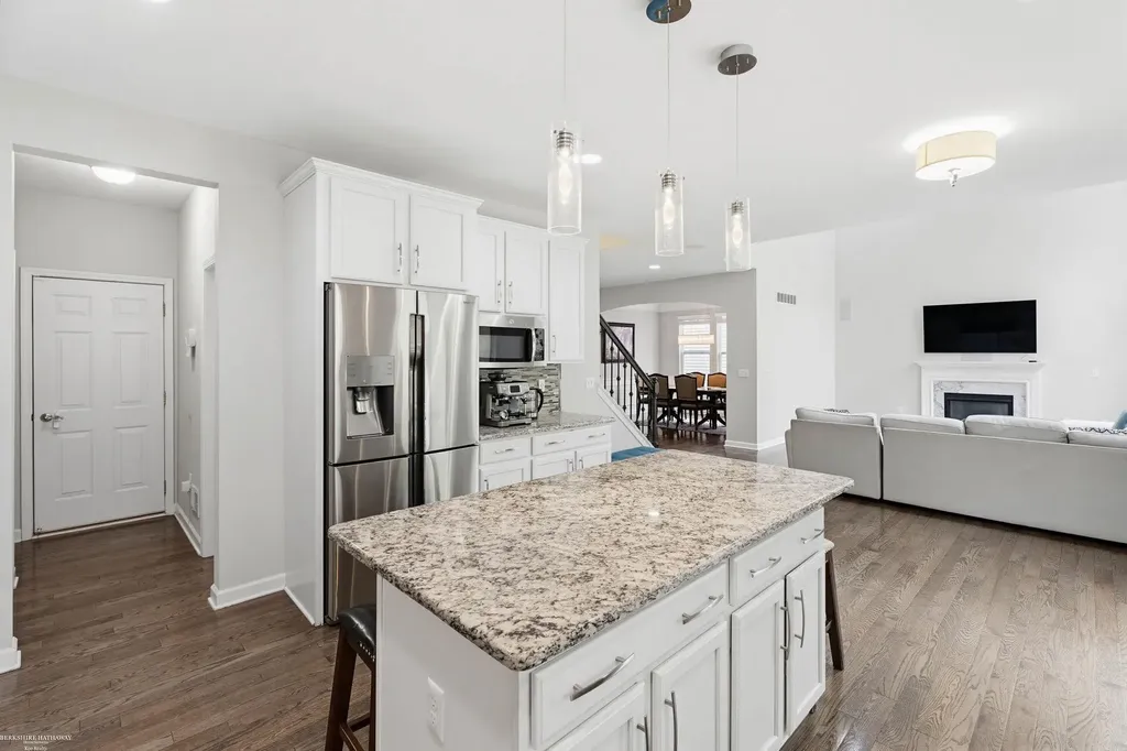 4929 W Stonegate Circle Lake Orion Village MI 48359