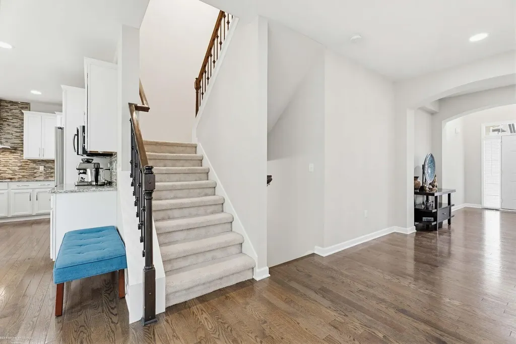 4929 W Stonegate Circle Lake Orion Village MI 48359