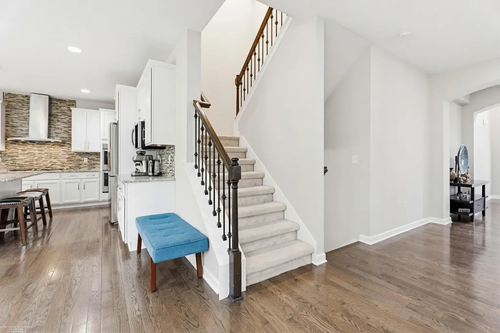 4929 W Stonegate Circle Lake Orion Village MI 48359
