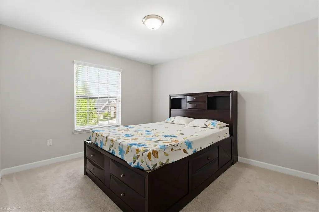 4929 W Stonegate Circle Lake Orion Village MI 48359