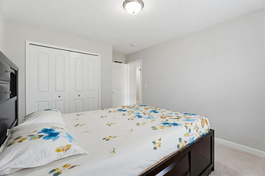 4929 W Stonegate Circle Lake Orion Village MI 48359