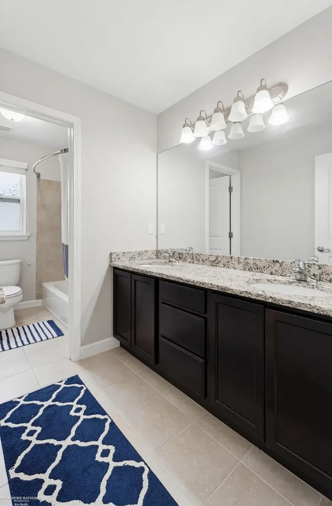 4929 W Stonegate Circle Lake Orion Village MI 48359