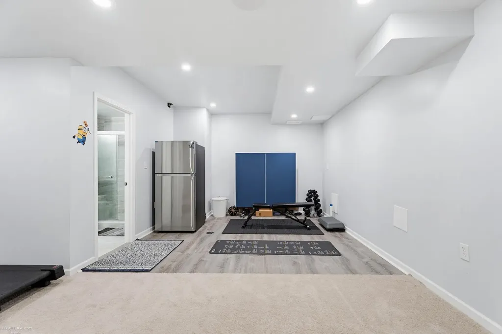 4929 W Stonegate Circle Lake Orion Village MI 48359