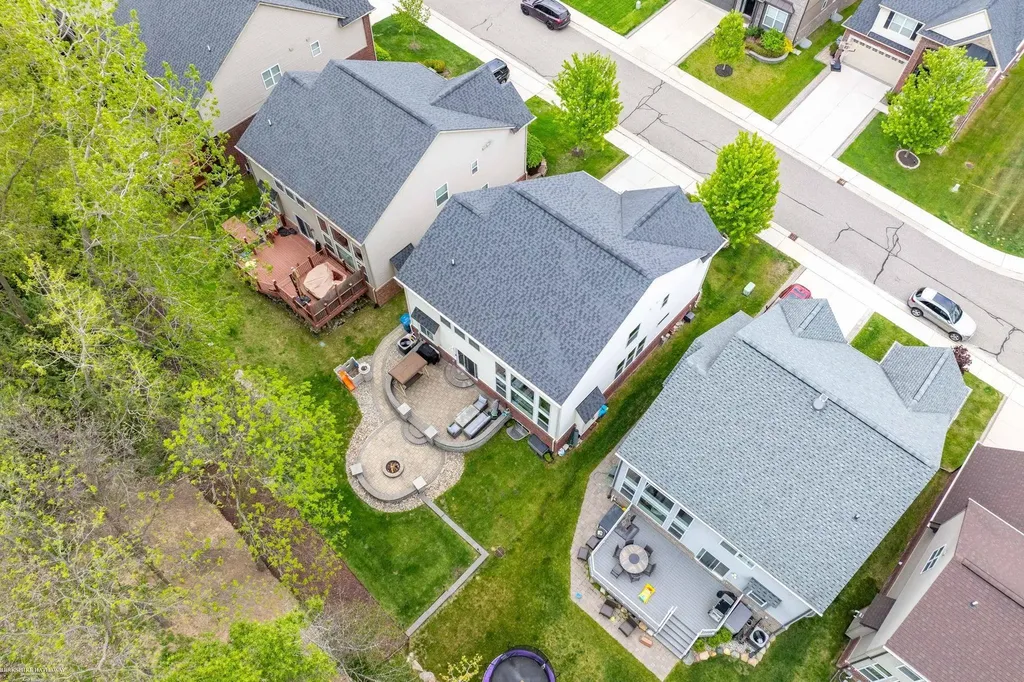 4929 W Stonegate Circle Lake Orion Village MI 48359
