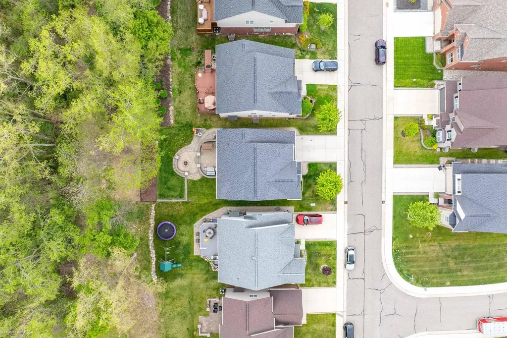 4929 W Stonegate Circle Lake Orion Village MI 48359