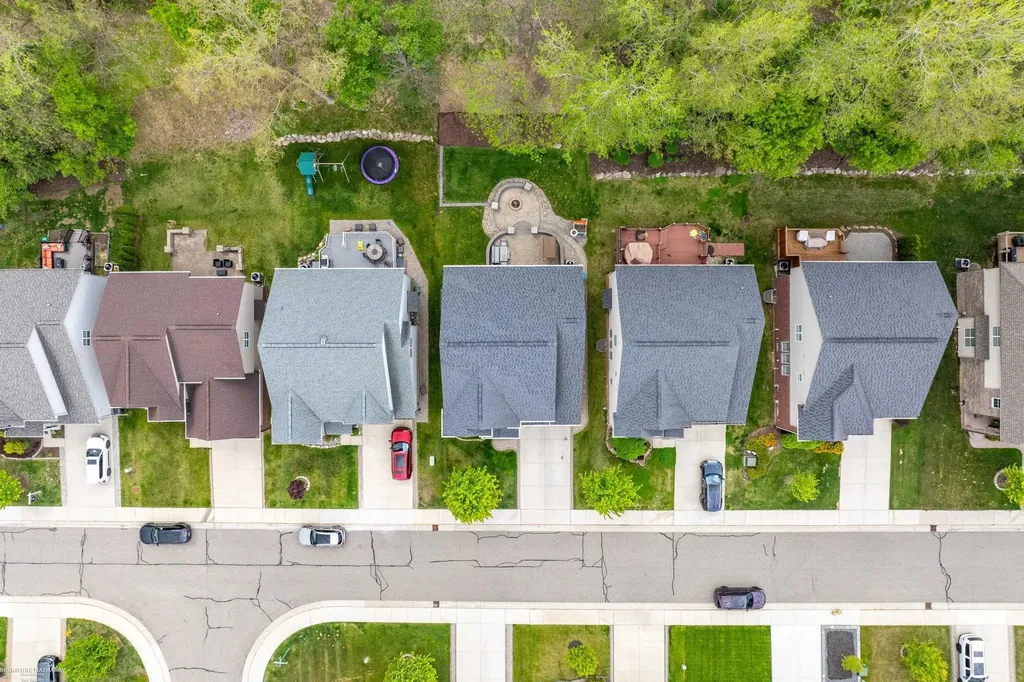4929 W Stonegate Circle Lake Orion Village MI 48359