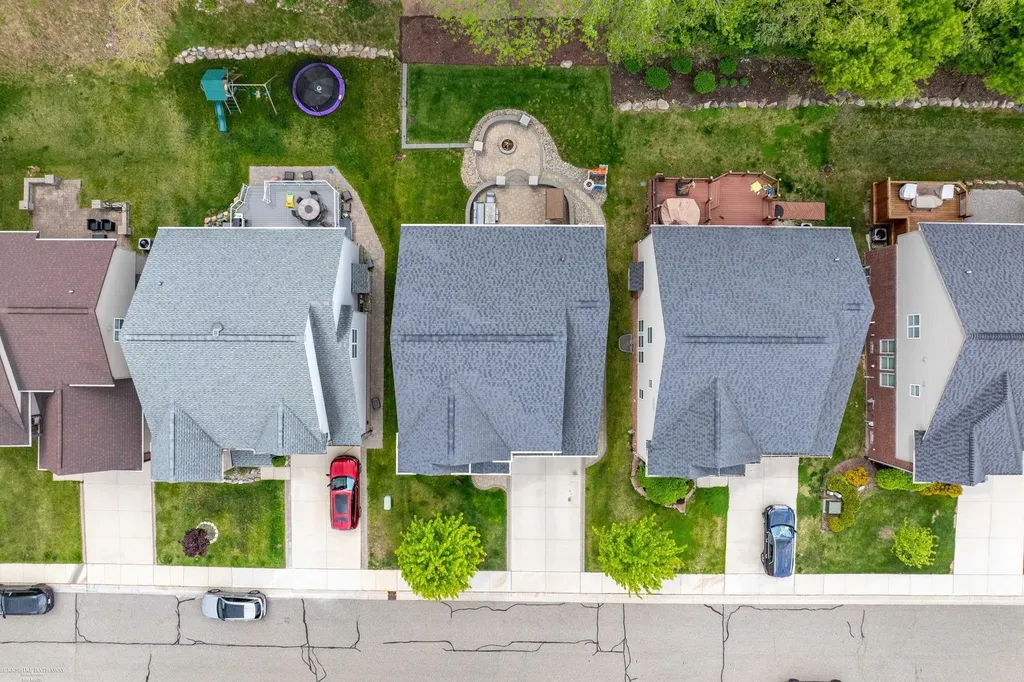 4929 W Stonegate Circle Lake Orion Village MI 48359