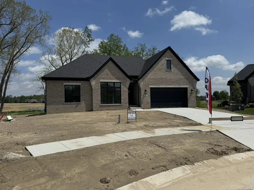 13999 Arthur Court Washington Township MI 48094